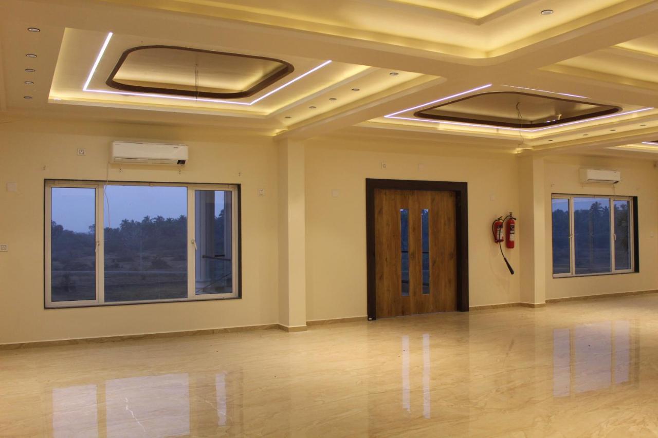 Flamingo Club And Resort Una 3 Km Away From Diu Check Post Buitenkant foto