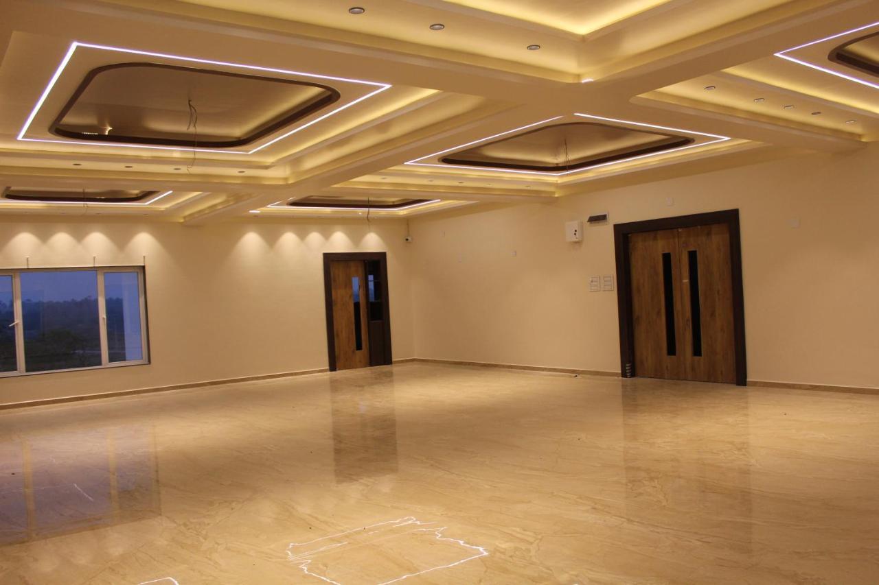 Flamingo Club And Resort Una 3 Km Away From Diu Check Post Buitenkant foto