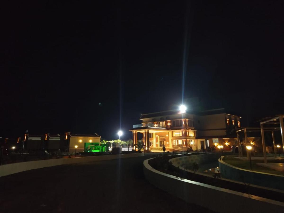 Flamingo Club And Resort Una 3 Km Away From Diu Check Post Buitenkant foto