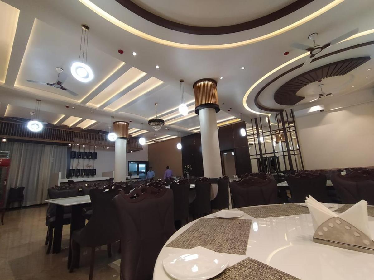 Flamingo Club And Resort Una 3 Km Away From Diu Check Post Buitenkant foto