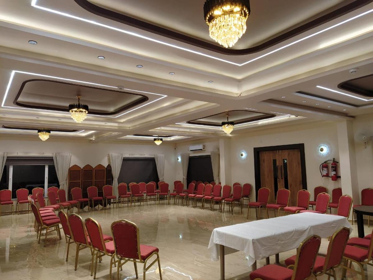 Flamingo Club And Resort Una 3 Km Away From Diu Check Post Buitenkant foto