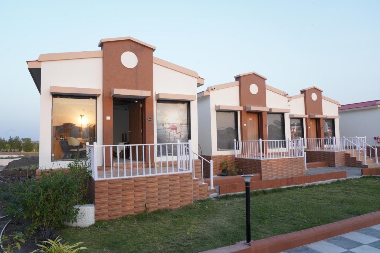 Flamingo Club And Resort Una 3 Km Away From Diu Check Post Buitenkant foto