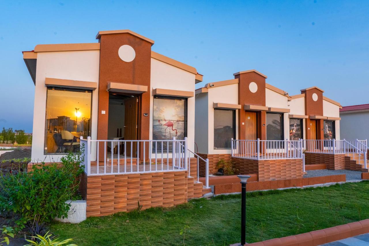 Flamingo Club And Resort Una 3 Km Away From Diu Check Post Buitenkant foto