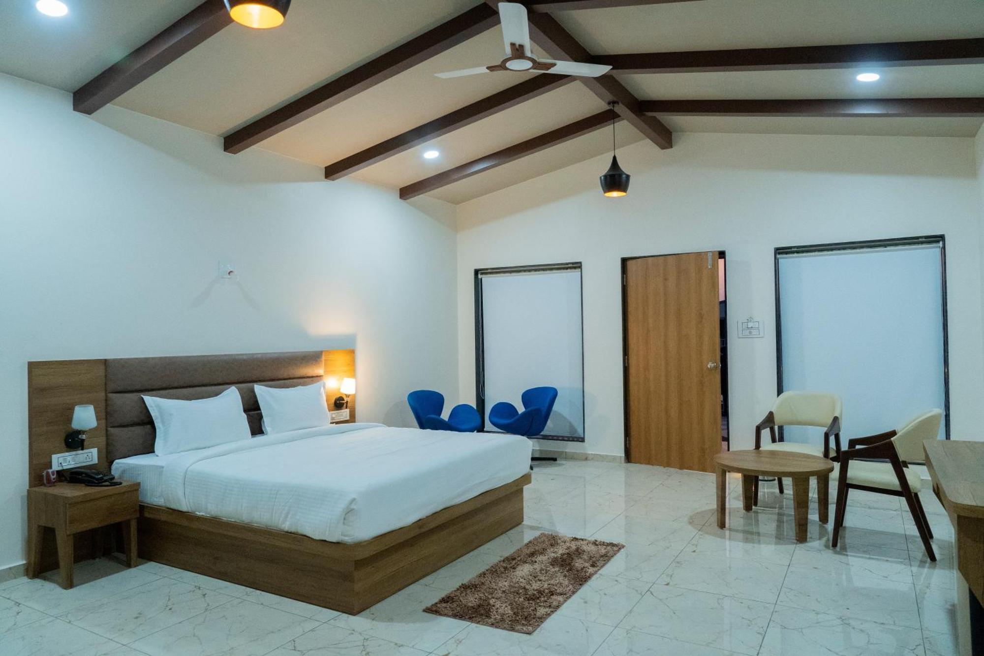 Flamingo Club And Resort Una 3 Km Away From Diu Check Post Buitenkant foto