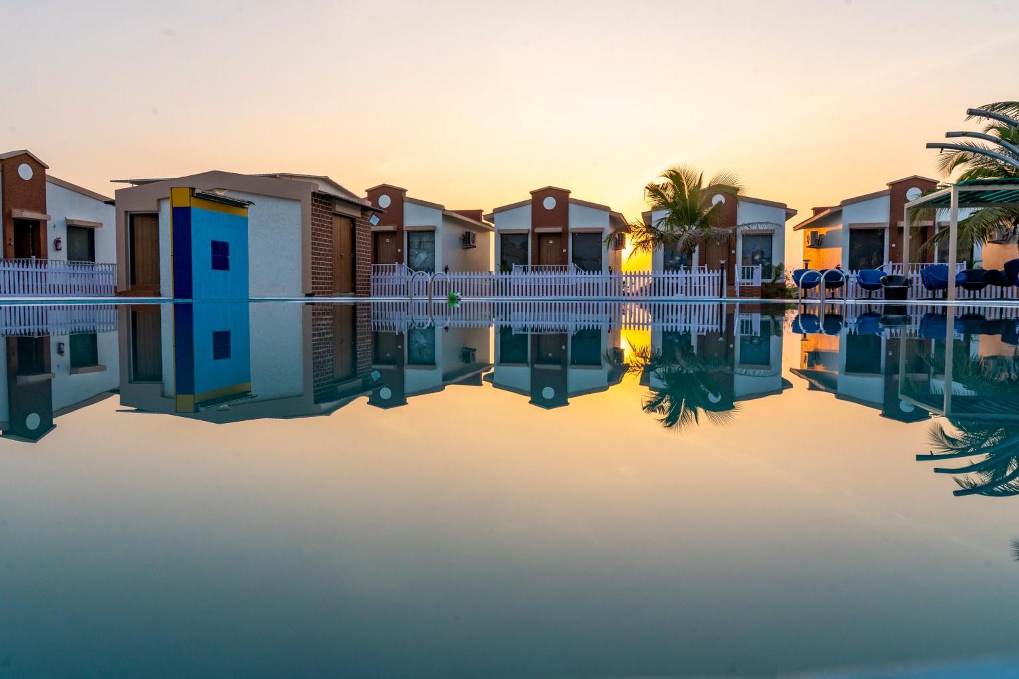 Flamingo Club And Resort Una 3 Km Away From Diu Check Post Buitenkant foto