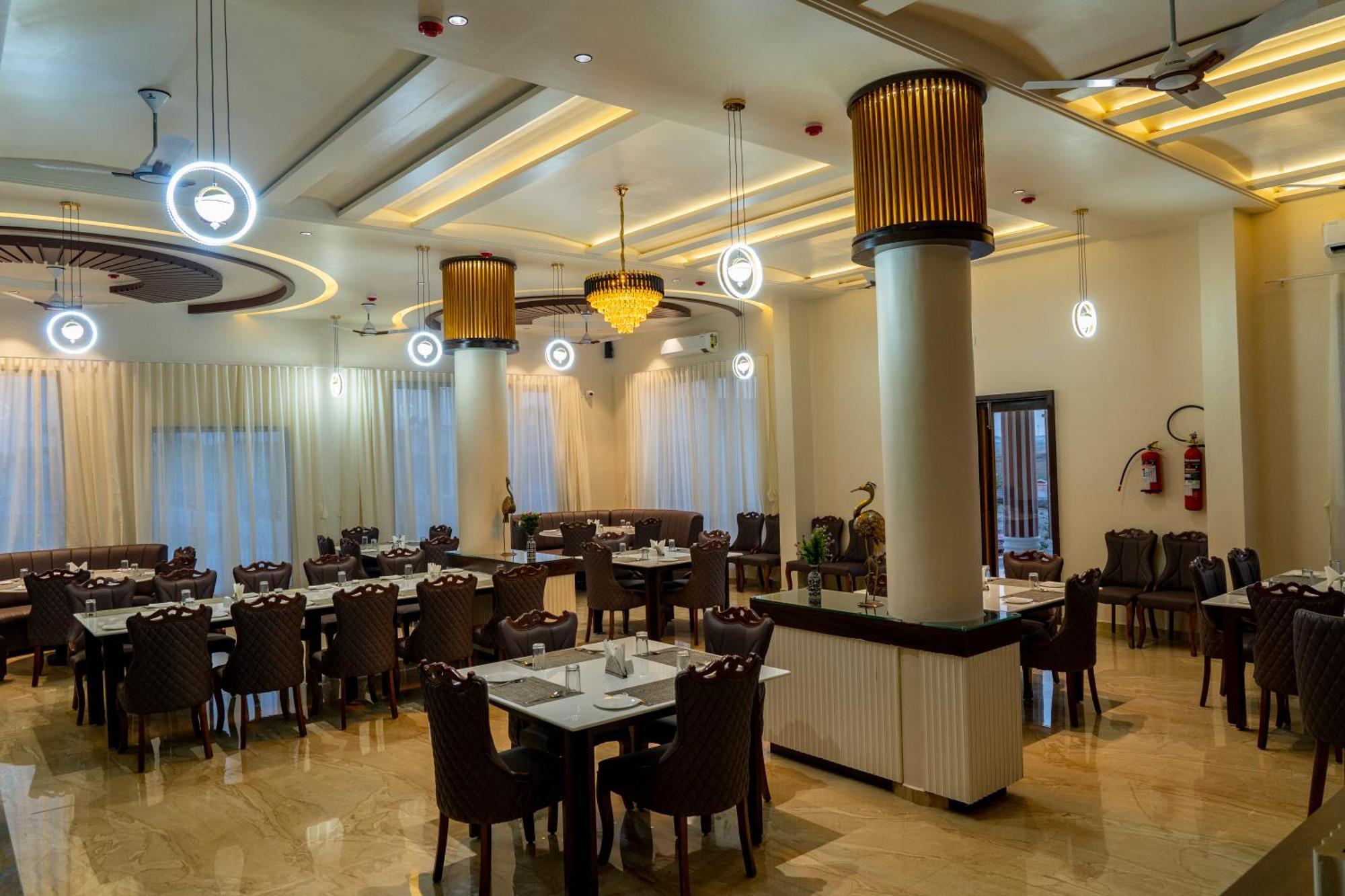 Flamingo Club And Resort Una 3 Km Away From Diu Check Post Buitenkant foto