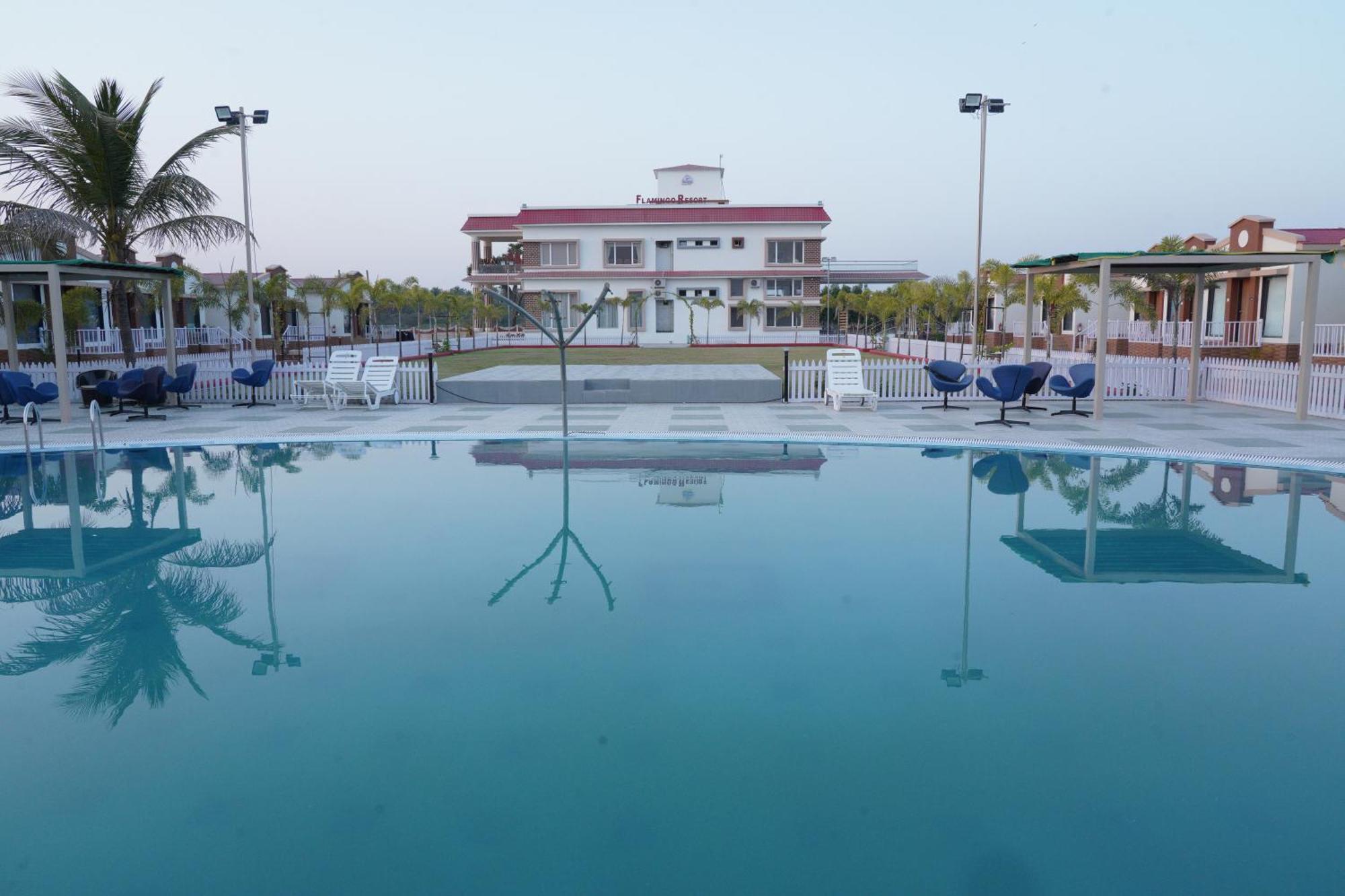 Flamingo Club And Resort Una 3 Km Away From Diu Check Post Buitenkant foto