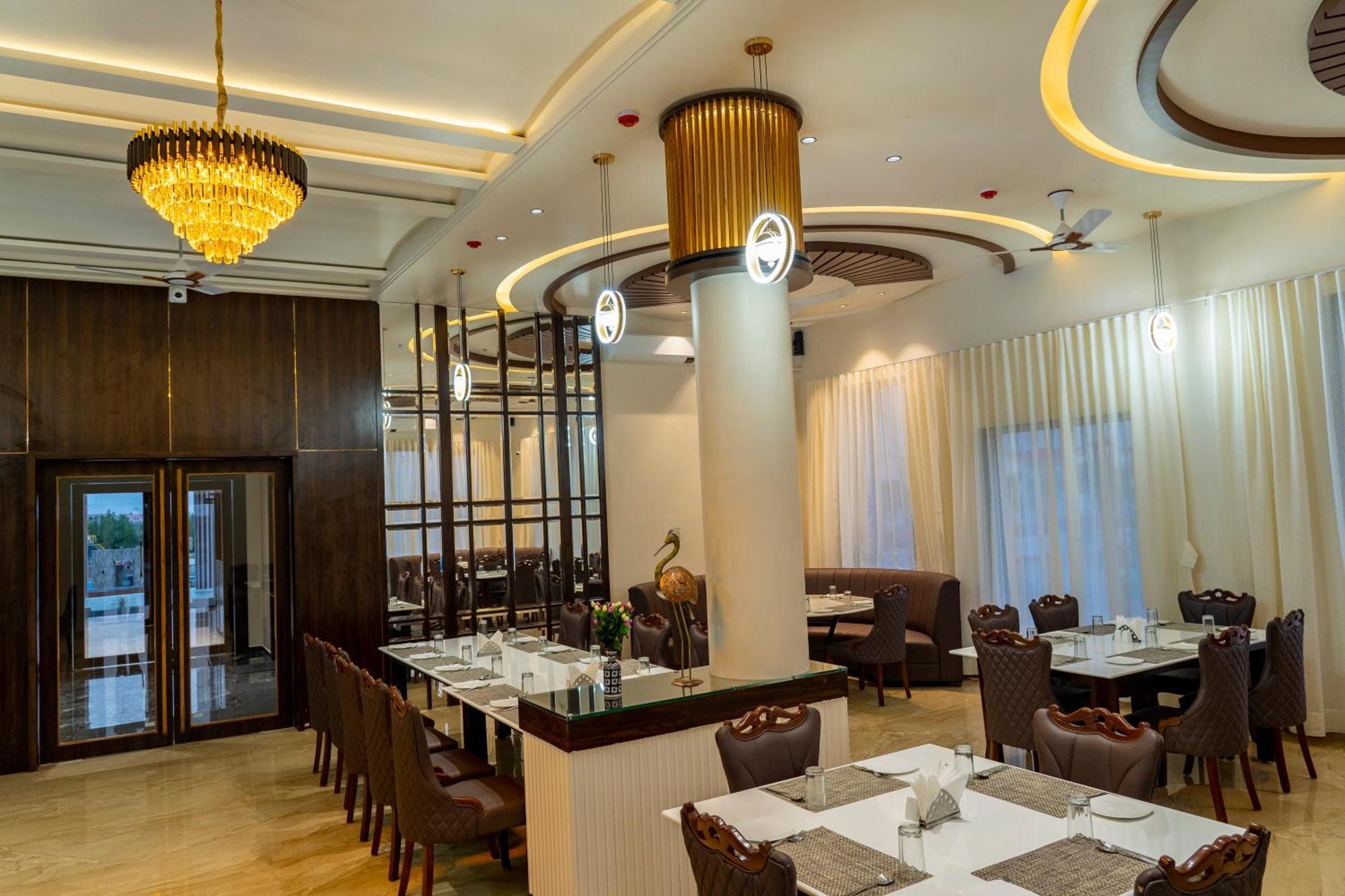 Flamingo Club And Resort Una 3 Km Away From Diu Check Post Buitenkant foto