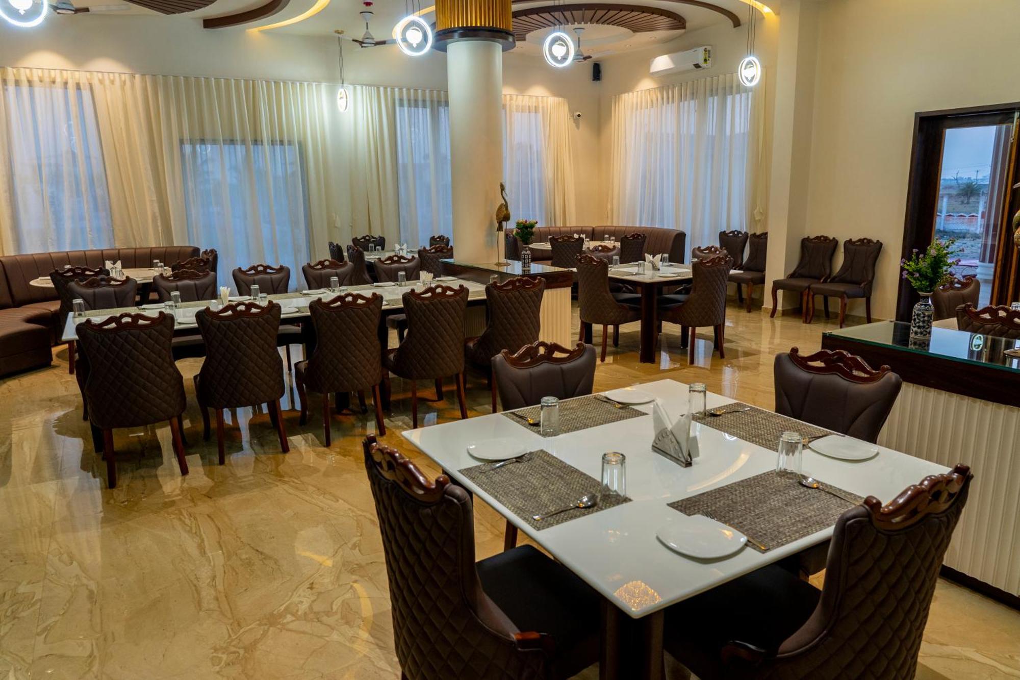 Flamingo Club And Resort Una 3 Km Away From Diu Check Post Buitenkant foto