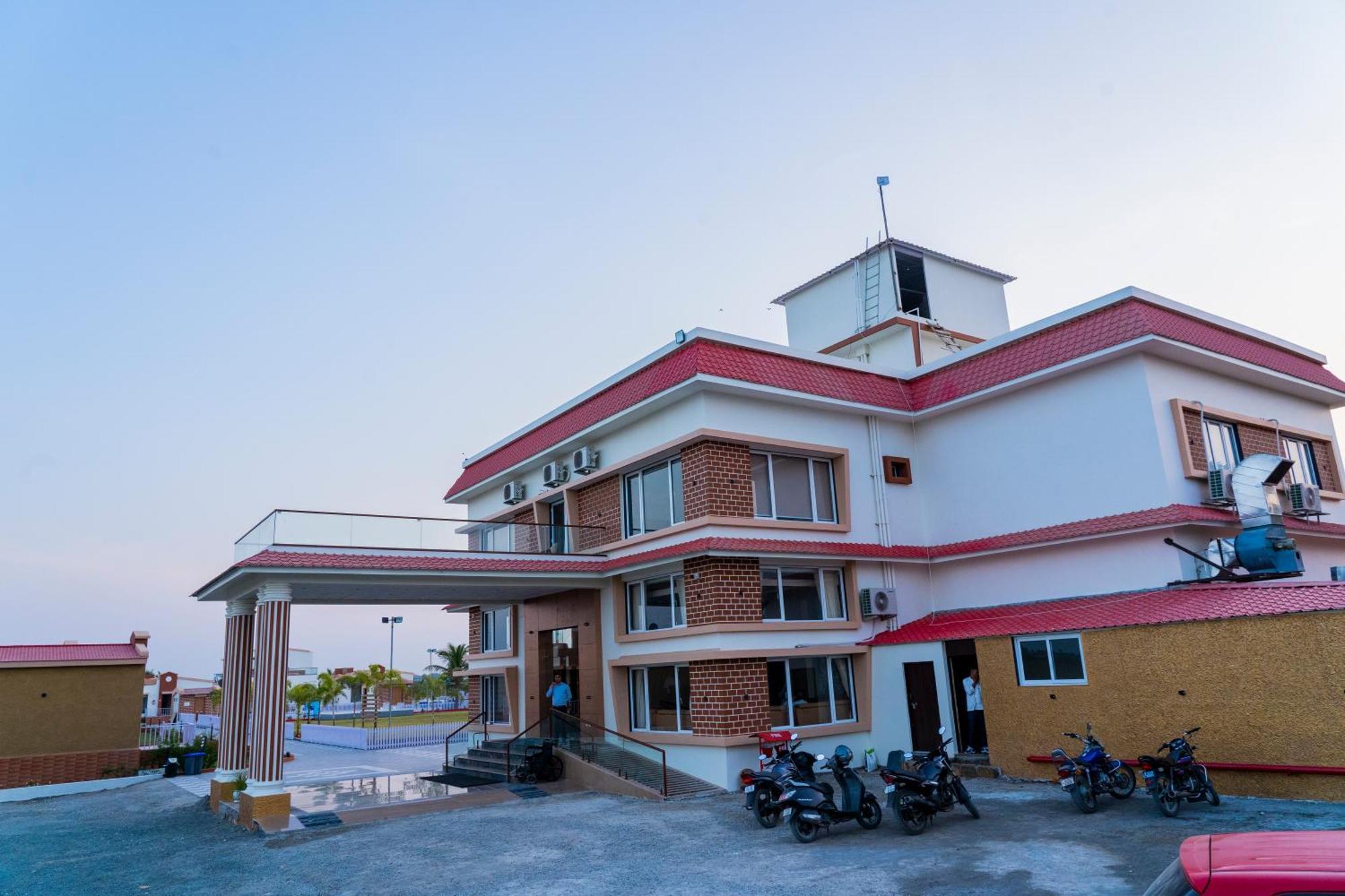 Flamingo Club And Resort Una 3 Km Away From Diu Check Post Buitenkant foto